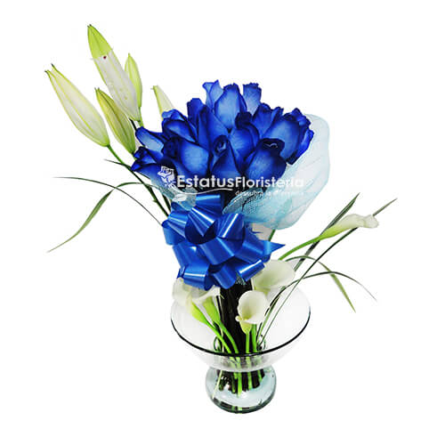 FAZ011 - Arreglo con Flores Azules - Estatus Floristería