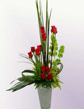 LOS002 - Florero con rosas rojas