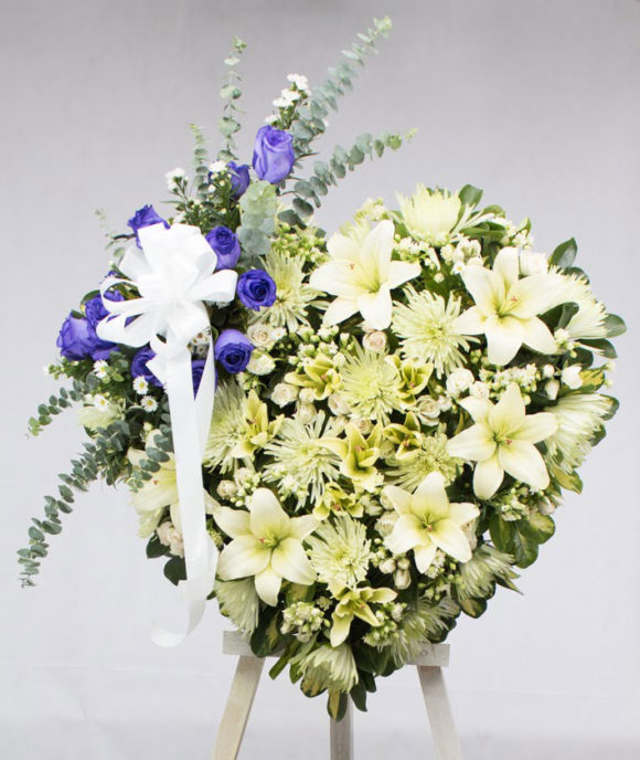 CND069 - CORAZÓN BLANCO PEDESTAL