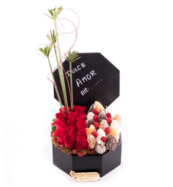 FLF020– ARREGLO CON ROSAS Y FRESAS AL CHOCOLATE