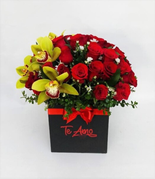 AMR0210-ARREGLO FLORAL AMOR