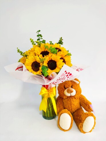GIR022-ARREGLO FLORAL CON PELUCHE
