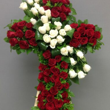 CND003 - Tributo floral con flores frescas